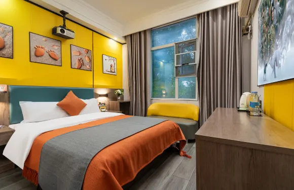 惠水鴻發小築酒店（步行街店）