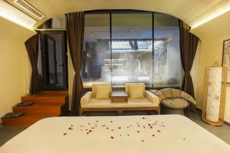 Deshe Gushan Home Light Luxury Private Tang Inn (Miaofengshan) Отели рядом с достопримечательностью «Dingdu Mountain»