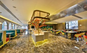 Romantic Season Yunfan Hotel (Tiexi Square 9th Road Furniture City)