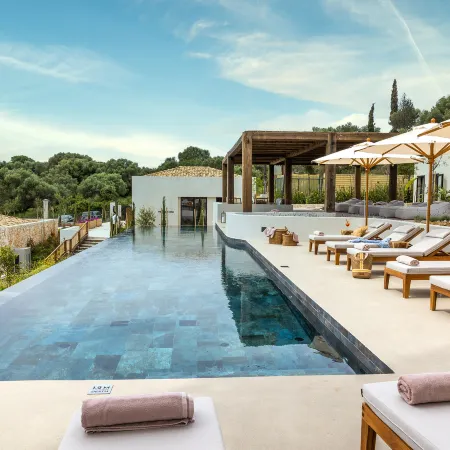 Eliámos Villas Hotel & Spa – Relais & Châteaux