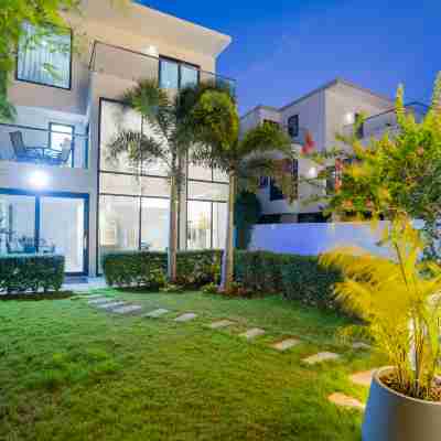 YiZen VIP Luxury Palm Springs Villa In Pattaya Hotel Exterior