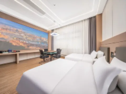 Yuan Atour Hotel (Yiwu Airport High-speed Railway Station) Hotels near Liuqing Night Market