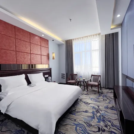 Silk Road Light Hotel (Wuwei Pedestrian Street Railway Station)