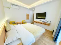 Xinyiju Guesthouse (Dongmen Gate of Libo Daxiaoqikong Scenic Spot)