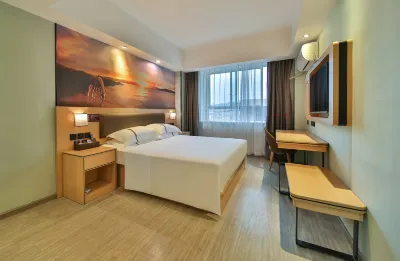 Junyi Chain Hotel (Datong Road, the tallest fountain in Asia) Hotel di Heyuan