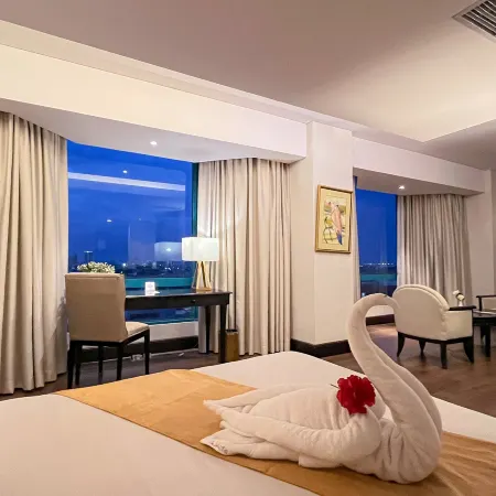 The Acacia Hotel & Resort Jakarta Отели рядом с достопримечательностью «Посольство Египта»