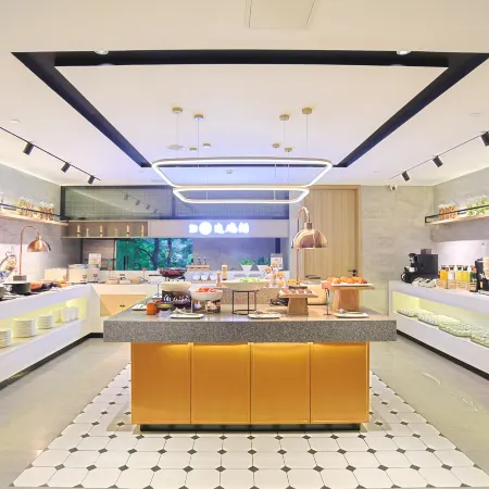 Homeinn Plus Hotel (Dunhua Hanzhang Avenue)