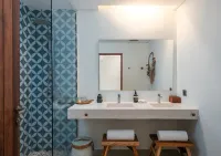 Amber Lombok Beach Resort Hotel dekat Kompleks Pertokoan Praya