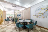 Meet Holiday Hotel-Rawai