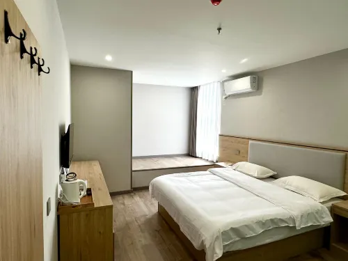 Qinghua Business Hotel
