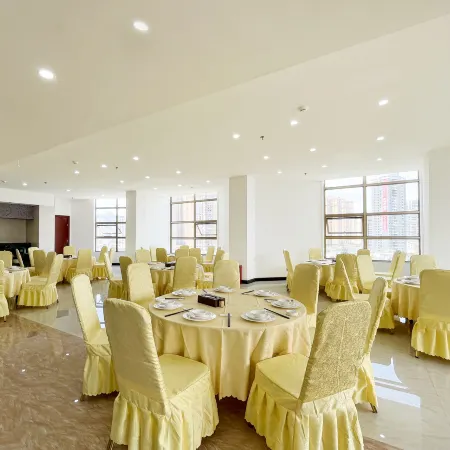 Pingtang Mingcheng Hotel (County People's Government & Santian Square Branch)