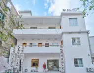 Wash and sleep in the youth hostel Hotels in Taoxichuan Creative Plaza (Sanbao Pottery Village)