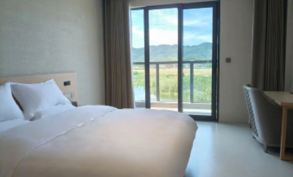 Taoxi Yungu Resort Hotel