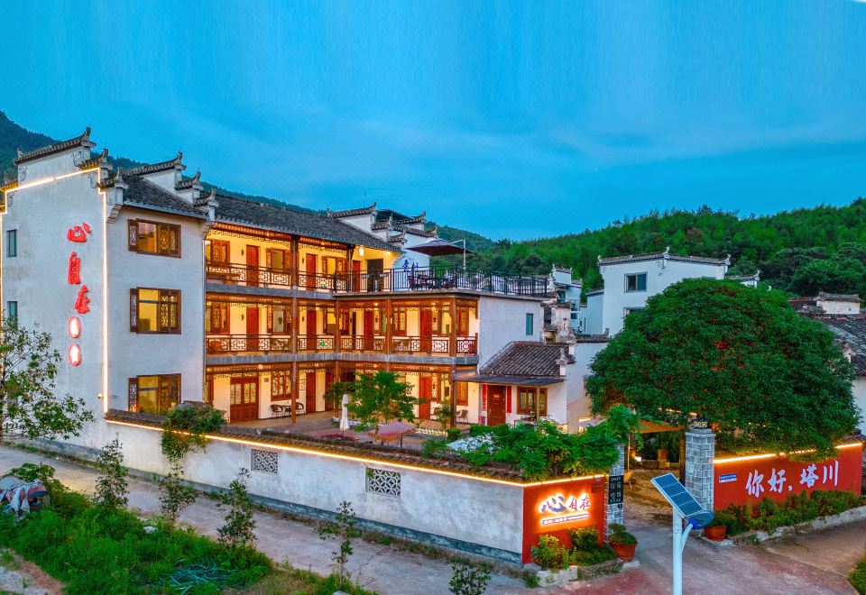 hotel overview picture
