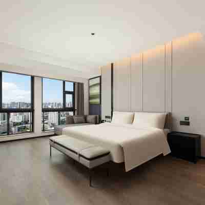Quanzhou Shishi Dehui Plaza Atour Hotel Rooms