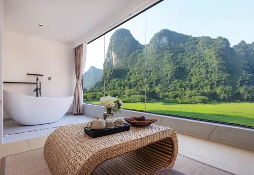 Yangshuo Xiaotaozi Home Hotel (Yulong River Ecological Park Qianqiuqing Branch) - 2-Star