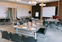 TO MOON Garden Hotel (Daping Shiqiao Pu Subway Station Store)