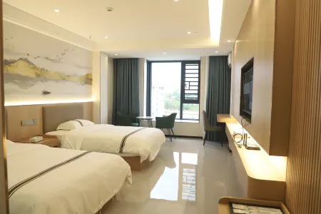 Qinzhou Yalixin Hotel Отели рядом с достопримечательностью «Seventy-two Waterways»