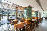 Swiss-Belhotel Danum Palangkaraya - breakfast