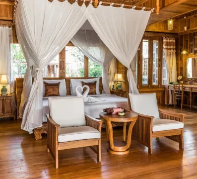 การ์เดนวิลล่า มีสระน้ำ 