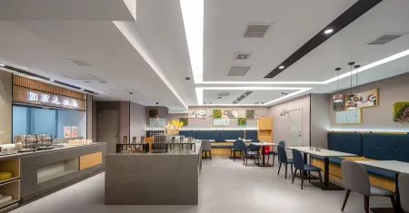 Homeinn Selected Hotel (Xi'an Aerospace City Fengqiyuan Subway Station) Отели рядом с достопримечательностью «Xi'an Information Vocational University»
