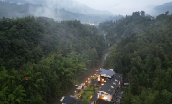 Huashuiwan Xiyuxi Hot Spring Homestay