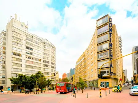 Aparta Suite Continental Bogotá Отели рядом с достопримечательностью «Iglesia de la Tercera Orden»