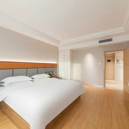 Home Inn Ruibai Cloud Hotel (Longyan Railway Station Zhongshan Road Branch)
