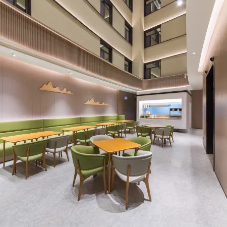 JI Hotel (Baotou Gangtie Dajie Wanda Plaza)