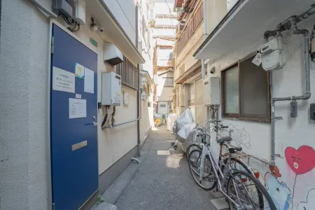 Villa, 3bd/2ba, 4 min walk to station, 2 min tram to Namba/Shinsaibashi, direct airport , max 8ppl