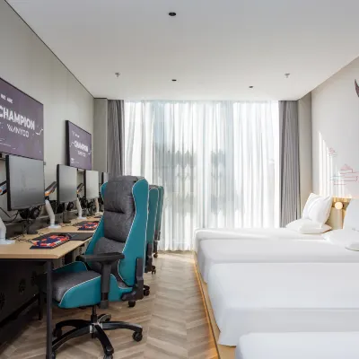 WanYoo Esports Hotel (Shanghai World Expo Exhibition Hall) Hotels near The River Mall