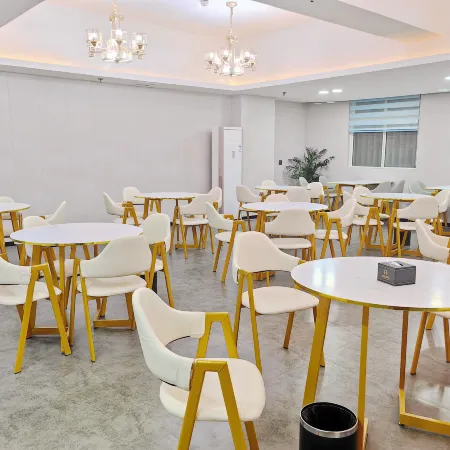 Zhengzhou Meiting Yaju Hotel (Jiankang Road) Отели рядом с достопримечательностью «Хэнаньский экзаменационный центр для экзаменов гражданской службы, образовательный центр Huatu»