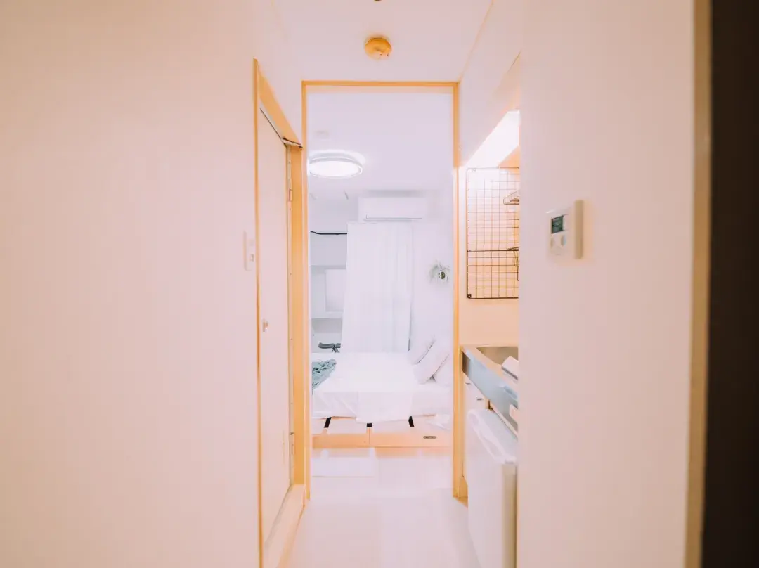 Minimalist Loft 7: Namba Compact Studio & 24/7 Gym - Osaka