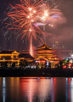 Spring River Flower Moon Hotel (Kunming Dianchi Haigeng Dam)