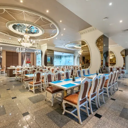 Royal Benja Hotel - Family Friendly Hotel