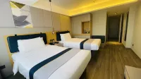 Homeinn Selected Hotel (Dandong Railway Station Post and Telecommunications Building)