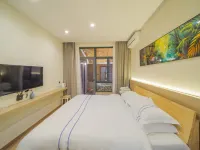 Tianchi Du Hot Springs Yun Homestay (Huquan Ecological Park)