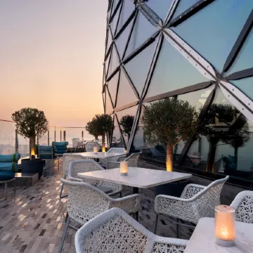 Andaz Capital Gate Abu Dhabi, By Hyatt Отели рядом с достопримечательностью «Министерский комплекс»