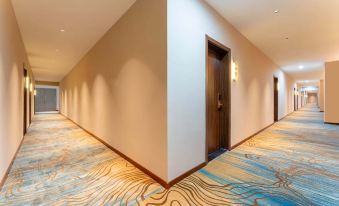 Minghu Yunduo Hotel (Daming Lake Chaoran Tower)