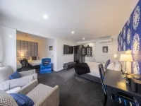 Black Swan Lakeside Boutique Hotel