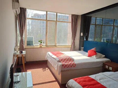 Hunchun Qianxun Hotel (Seafood Commercial Street Bohai Ancient Town)