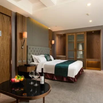 SHENZHEN SPRING FOREST Hotel (Qiushuishan Branch) Отели рядом с достопримечательностью «Tingtao Pavilion»