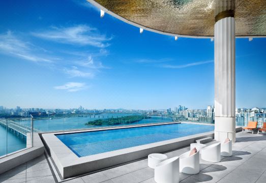 호텔 나루 서울 루프탑 수영장 한강뷰