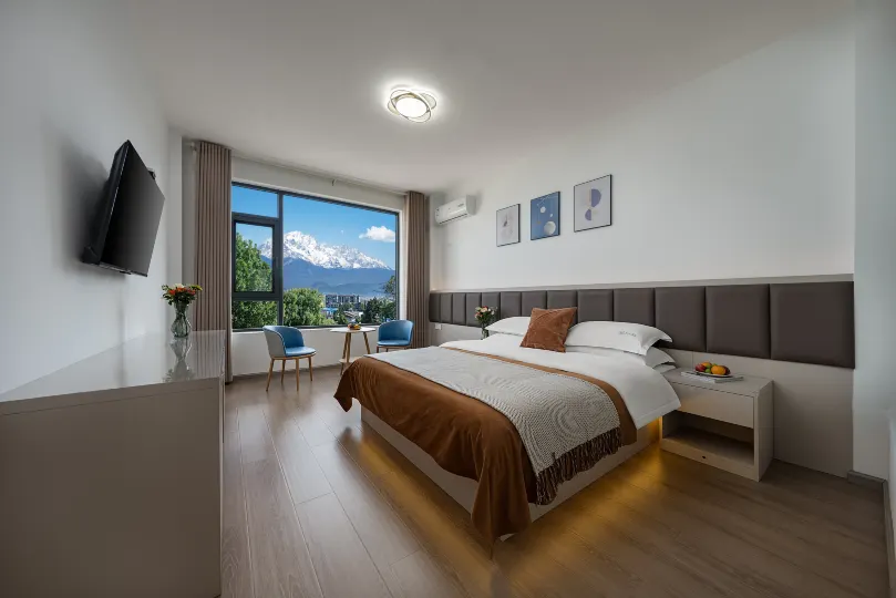 Pillow Mountain Qigu Homestay (Lijiang High Speed Railway Station Store)