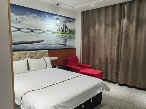 Huanju Business Hotel