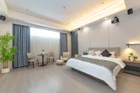 Delibao Hotel (Yangjiang Yuanyanghu Park East Huicheng Square Branch) Отели в г. Янцзян