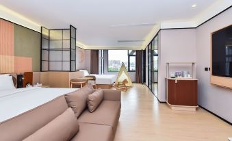 Weierbeijia Peninsula Hotel (Wanda Plaza Xiaohe Subway Station)