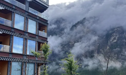 Yake Cloud Lodge ( JiaJu Village ) DanBa