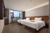 롱이 인터내셔널 호텔 (신탕웨이 지하철역) 우한 기술대학교 주변 호텔