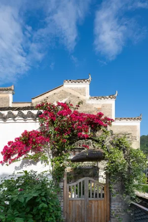 Riverside courtyard of Luan Xiyin mountain, Zhenyuan Отели рядом с достопримечательностью «Zhusheng Bridge»